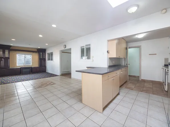 12710 113b Ave, Surrey, BC V3V 3N1