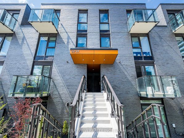 10 Brin Dr #24-W08, Toronto, ON M8X 0B3