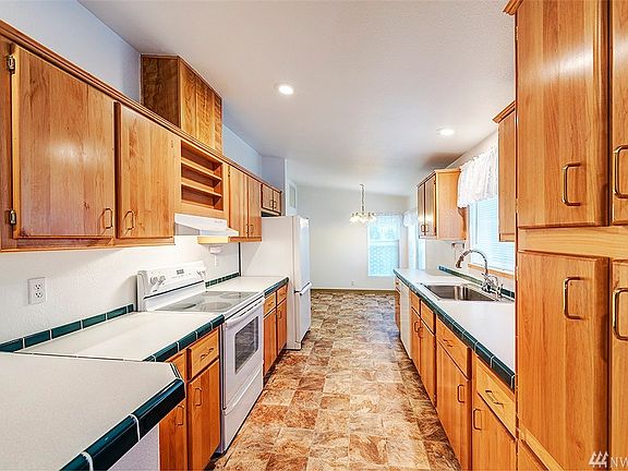 2nd image of 18425 NE 95th St Unit 1