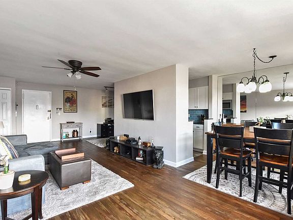 5th image of 2 Birchwood Ct APT 4K