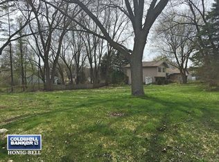 345 Ann St, Cary, IL 60013