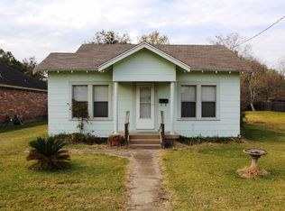 1144 Jackson Ave, Nederland, TX 77627
