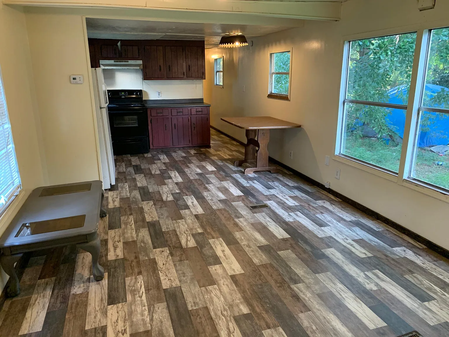 111 J Cobb Dr — Photo 2