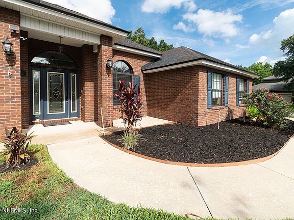 3rd image of 653 CHESTWOOD CHASE Drive