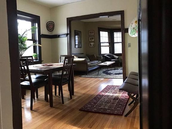 5th image of 2660 S Kinnickinnic Ave #A