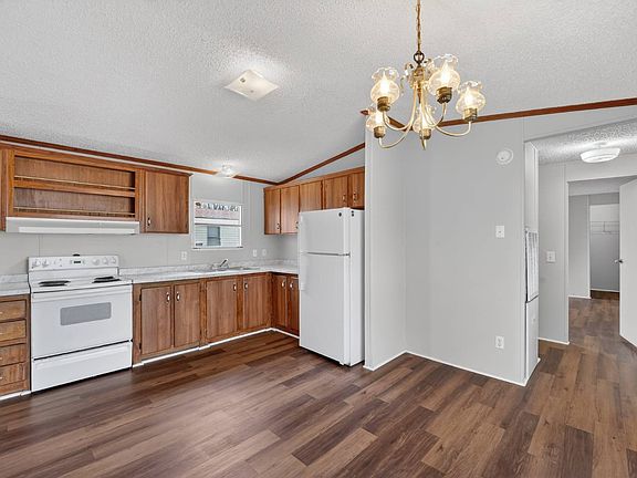 2nd image of 491 Chapman Rd #9