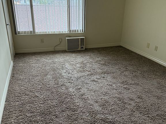 3rd image of 622 S Pasadena Ave APT 4