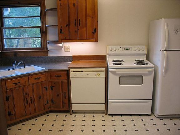 2nd image of 4633 Haywood Dr