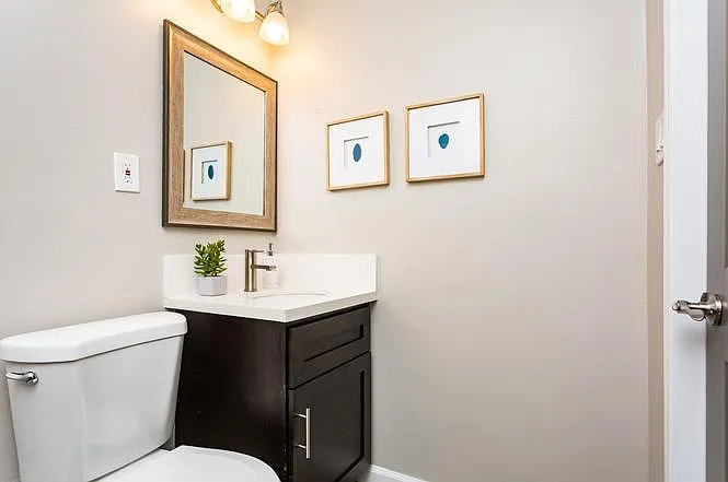 1610 Dupont Dr — Photo 19