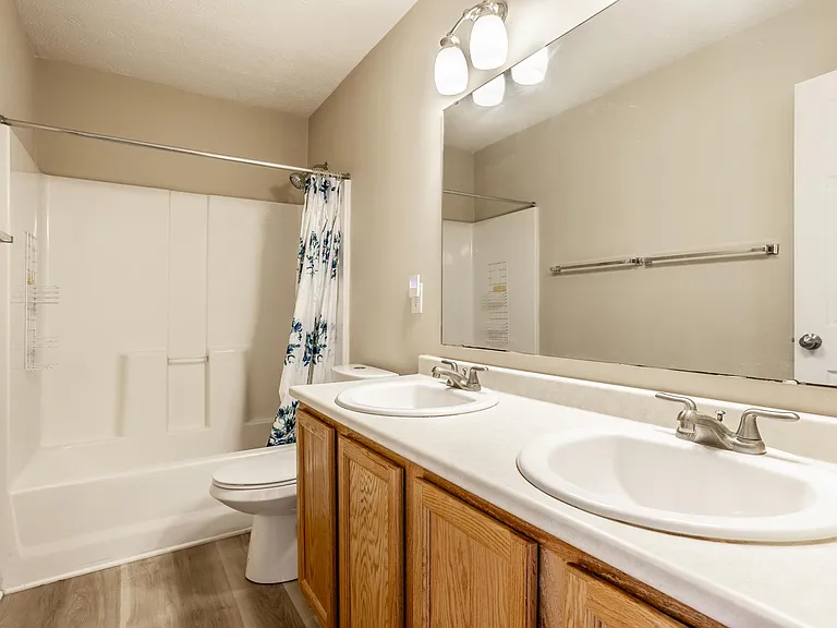 6765 Woodcliff Cir — Photo 27