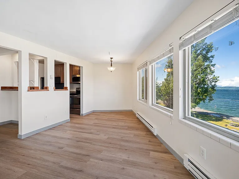 Alki Shores Apartments — Photo 21