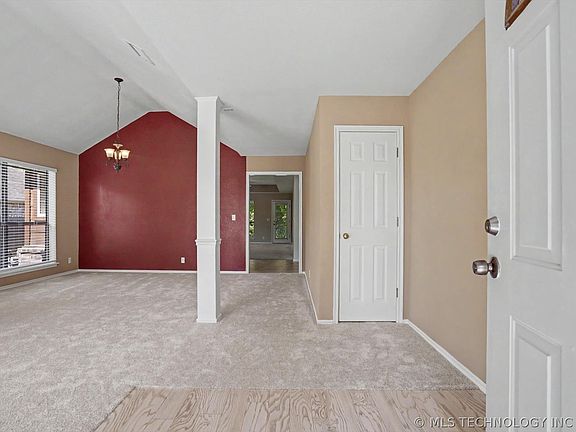 2nd image of 208 S Poplar Ave