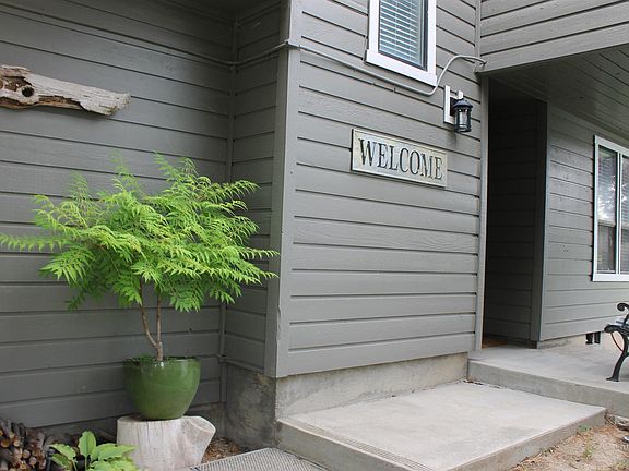 3rd image of 2519 Pascoe Ln