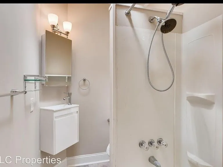 309 S Clinton St — Photo 7