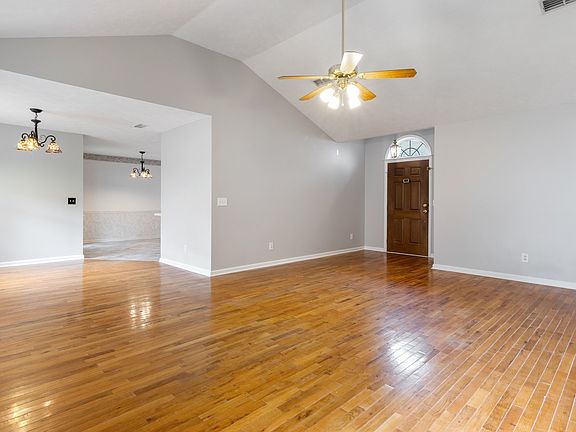 4th image of 409 Williamsport Dr