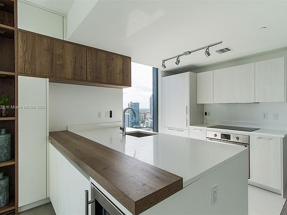 4th image of 501 NE 31st St #2008