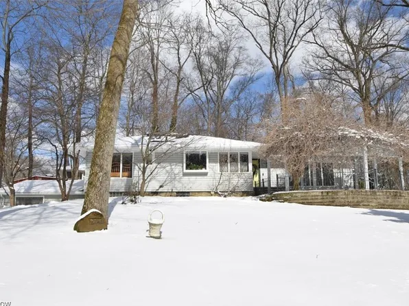 2741 Marcia Blvd, Cuyahoga Falls, OH 44223