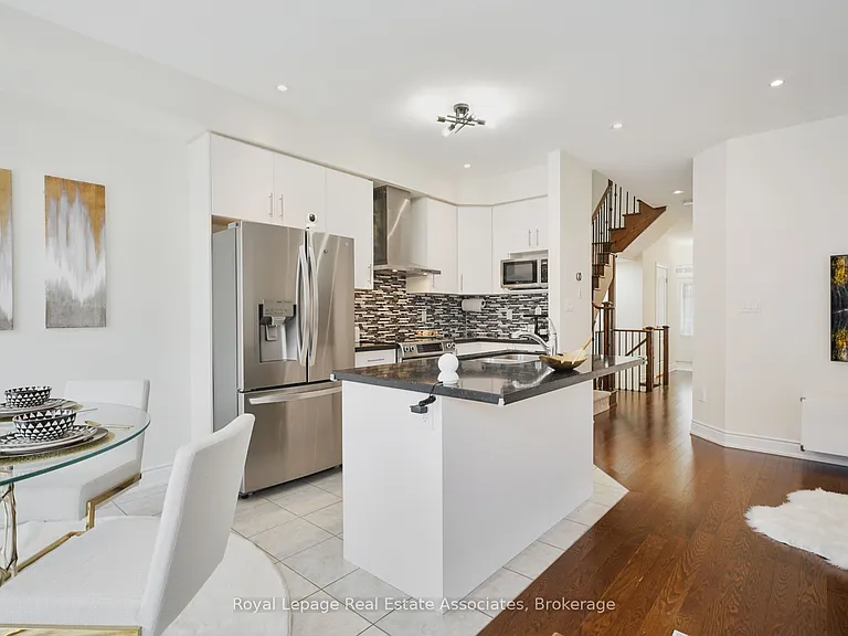 41 Mazarine Ln — Photo 14