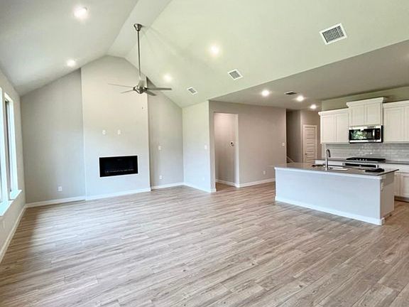 2nd image of 1306 Corkwood Dr