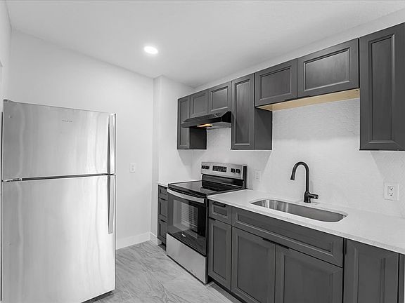 5th image of 113 Lincoln Ave #B
