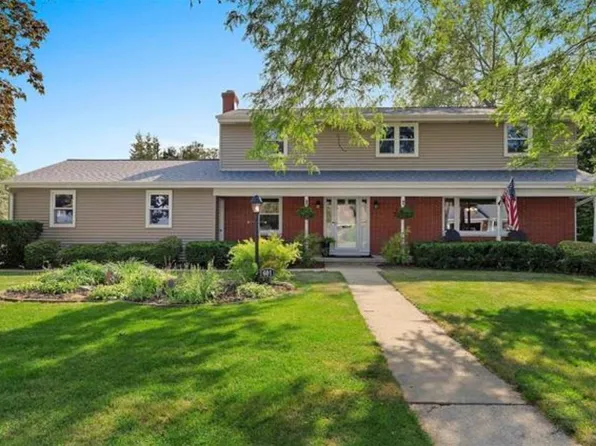 601 Brevoort Ln, Green Bay, WI 54301