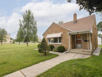 3225 South 40th STREET, Milwaukee, WI, 53215