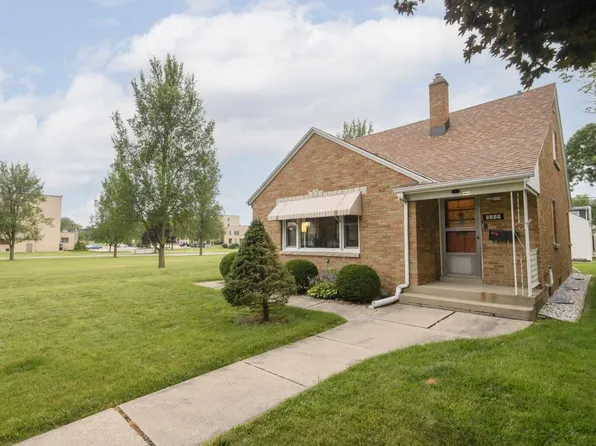 3225 South 40th STREET, Milwaukee, WI 53215