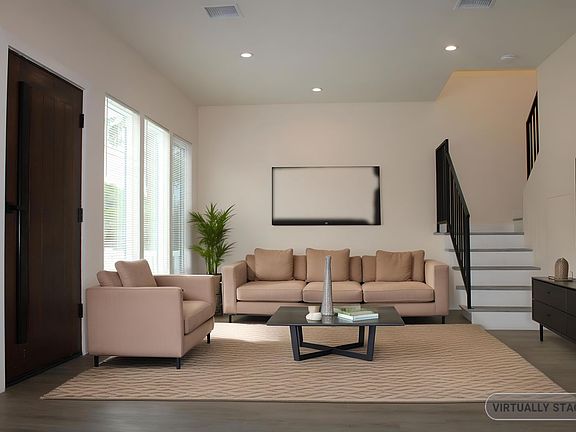 4th image of 5014 Kester Ave
