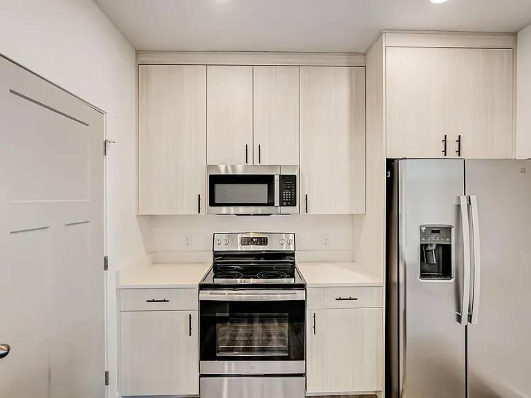 South Ridge Apartments — Photo 1