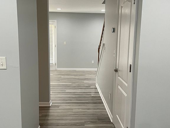 5th image of 110 City Park Dr