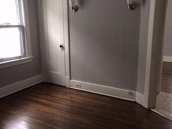 3rd image of 580 Parkside Ave