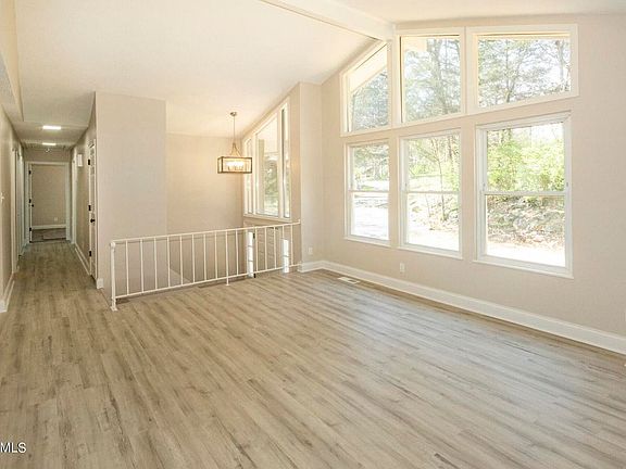 3rd image of 106 Newport Dr