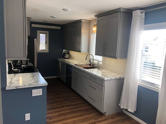 2nd image of 1009 Nichol St