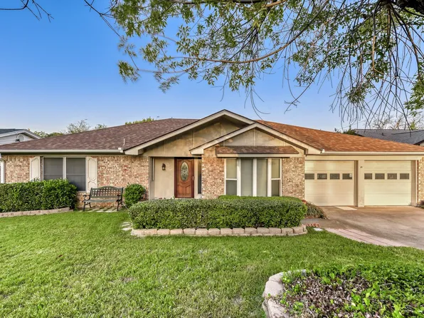 3633 Billie Faye Dr, North Richland Hills, TX 76180