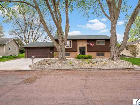 113 Marabou Dr, Mankato, MN 56001