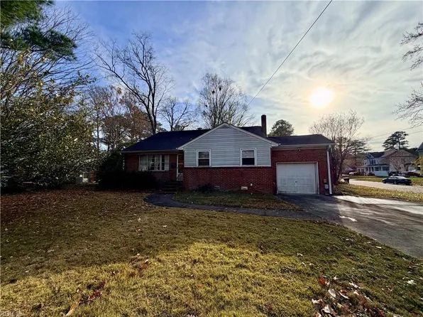 4125 Edinburgh Dr, Virginia Beach, VA 23452