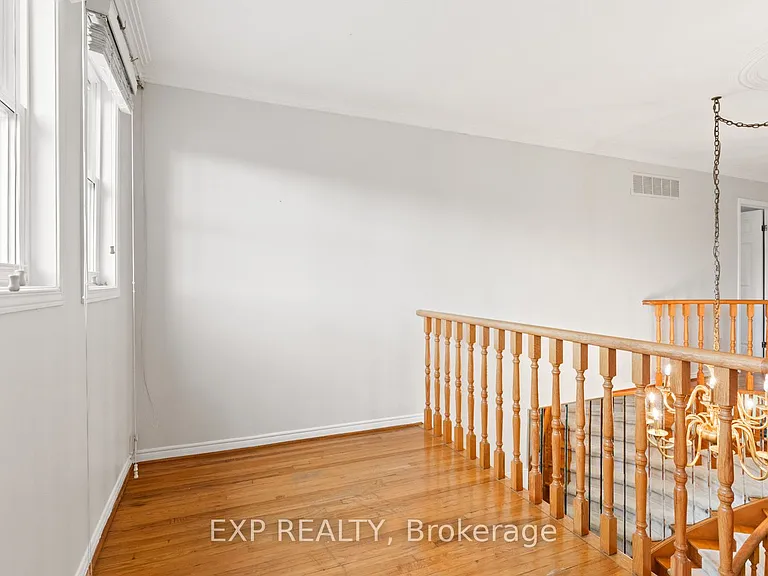 61 Dundee Cres #MAIN — Photo 16