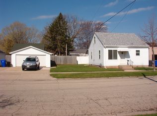 411 N Locust St, Appleton, WI 54914