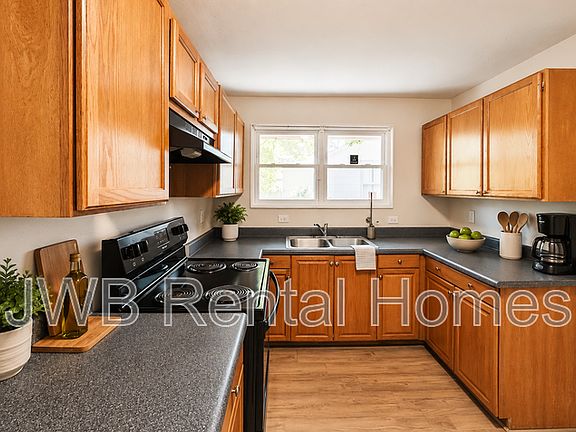 3rd image of 455 W 58th St