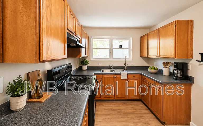 455 W 58th St — Photo 3