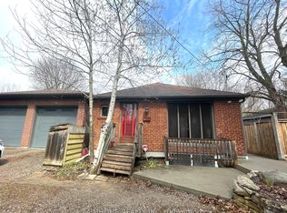 887 Srigley St #BASEMENT, Newmarket, ON L3Y 1Y2