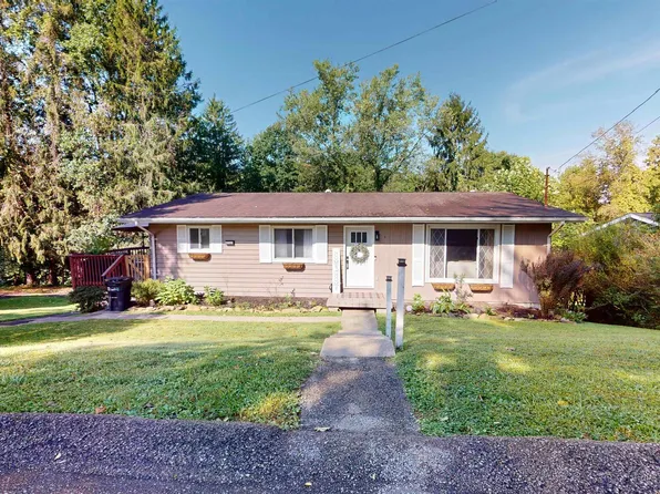 6 Cacapon Cir, Fairmont, WV 26554