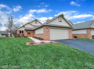 3044 Rivers Edge Dr #35, Wayne, MI 48184