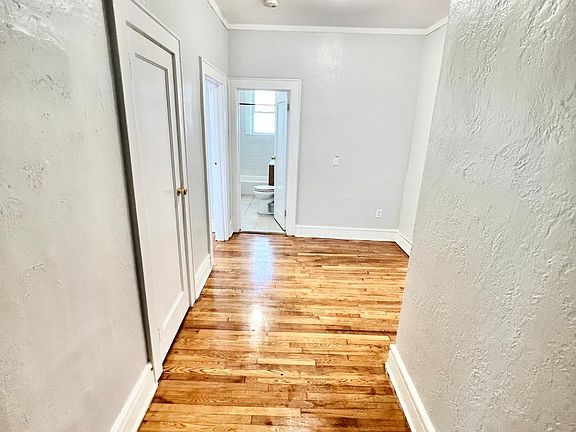 5th image of 115 S Clinton St APT 401