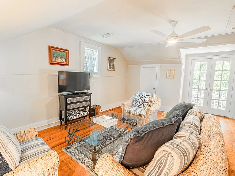 326 Sumter St SE — Photo 4