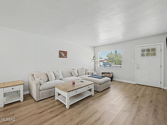 5th image of 4838 E Helen St