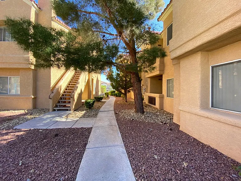 900 Heavenly Hills Ct #204 — Photo 55
