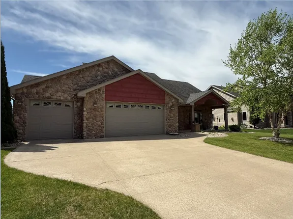 4363 Memorial Cir, Windsor, WI 53598