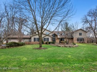 123 Joan Dr, Barrington, IL 60010