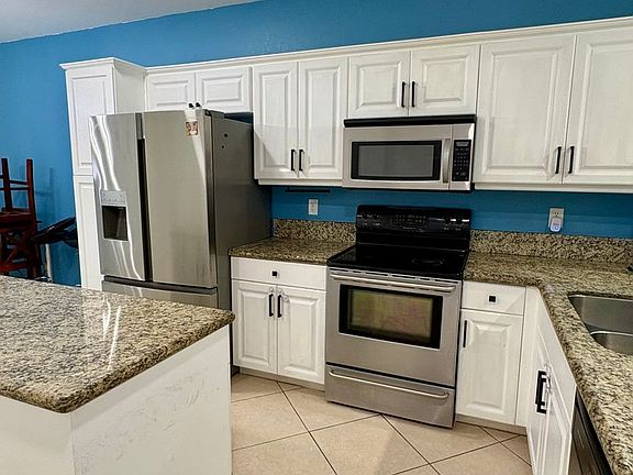 4th image of 1956 Alamanda Way